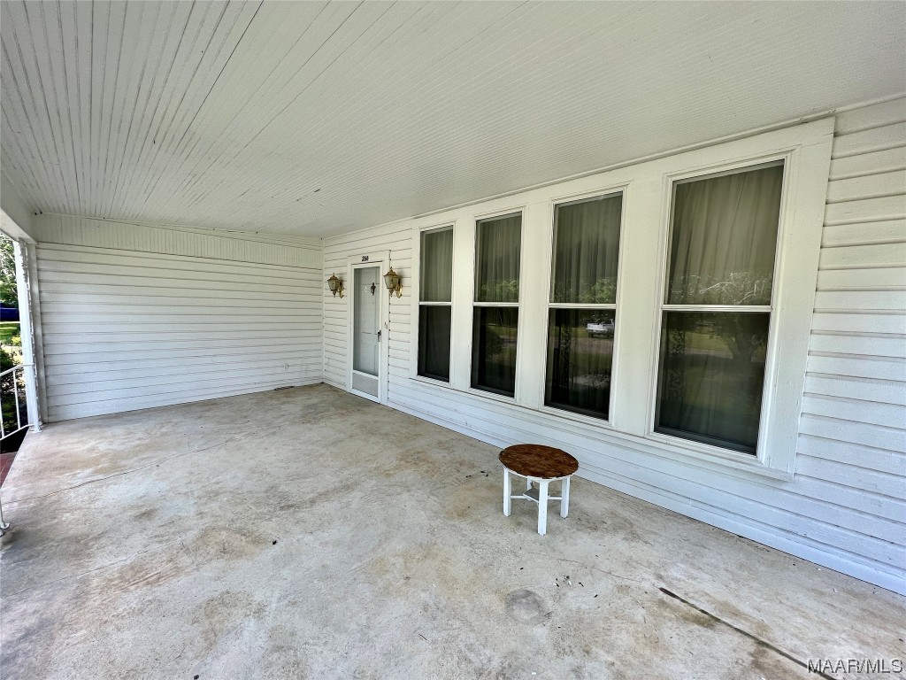 266 N Commerce Street