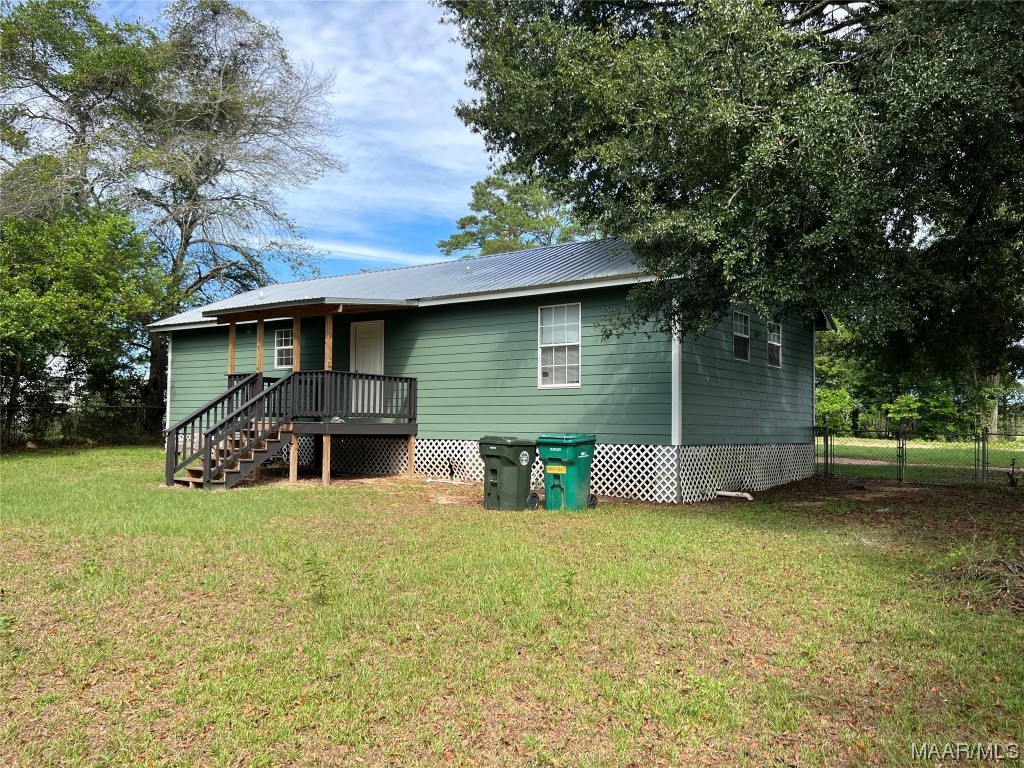 882 N Highway 123 .