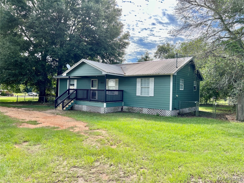 882 N Highway 123 .