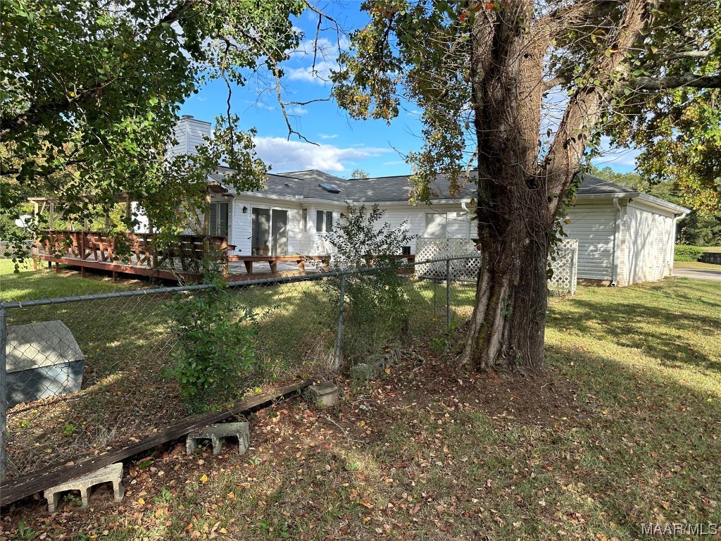 2571 N Highway 123 .