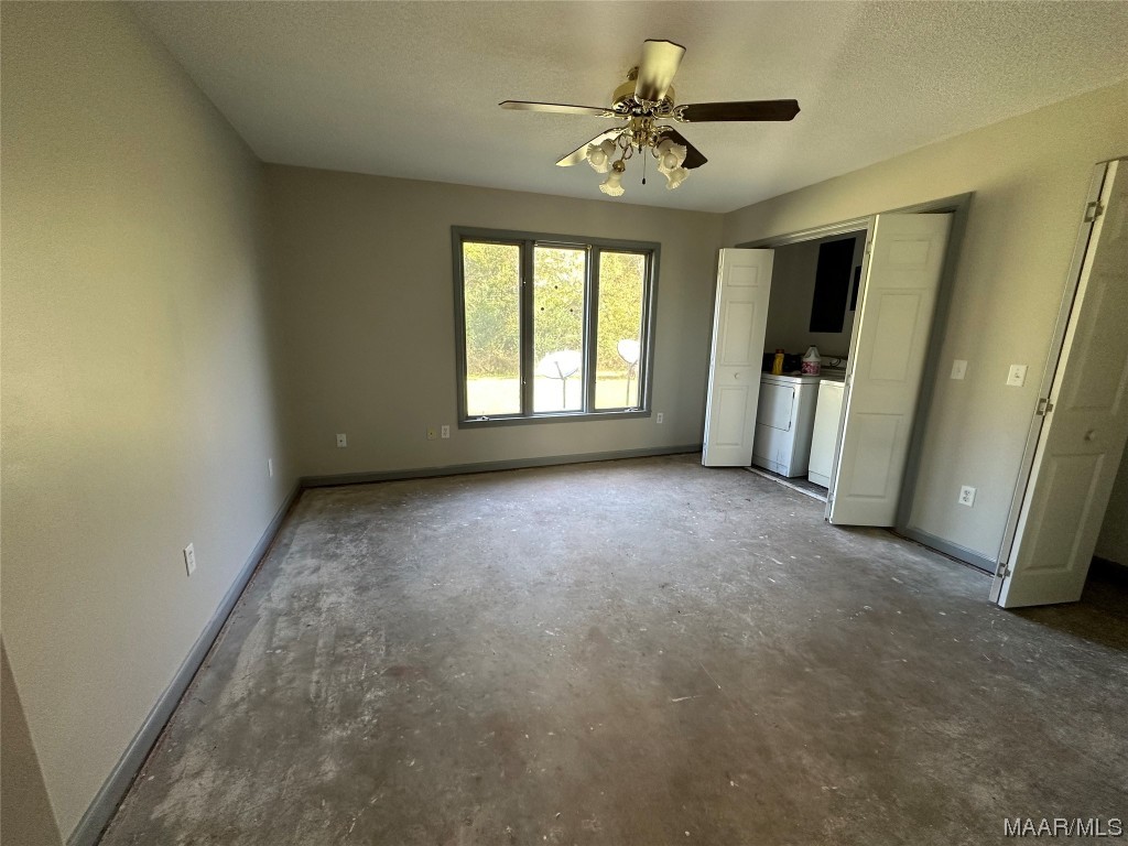 2571 N Highway 123 .