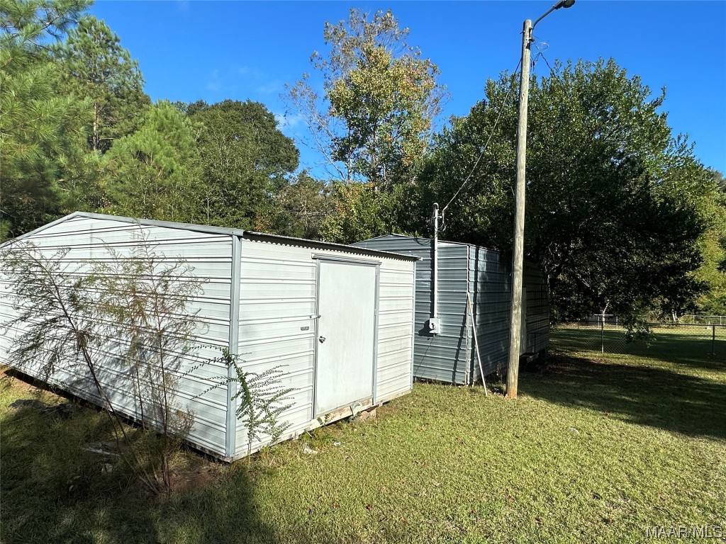 2571 N Highway 123 .
