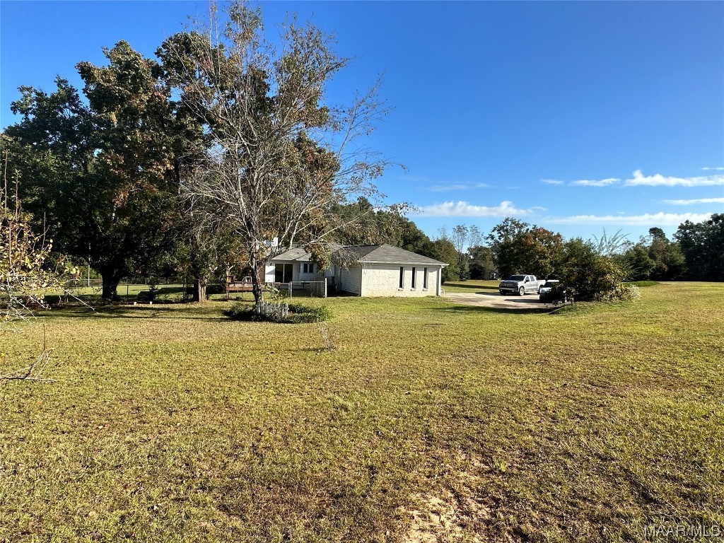 2571 N Highway 123 .