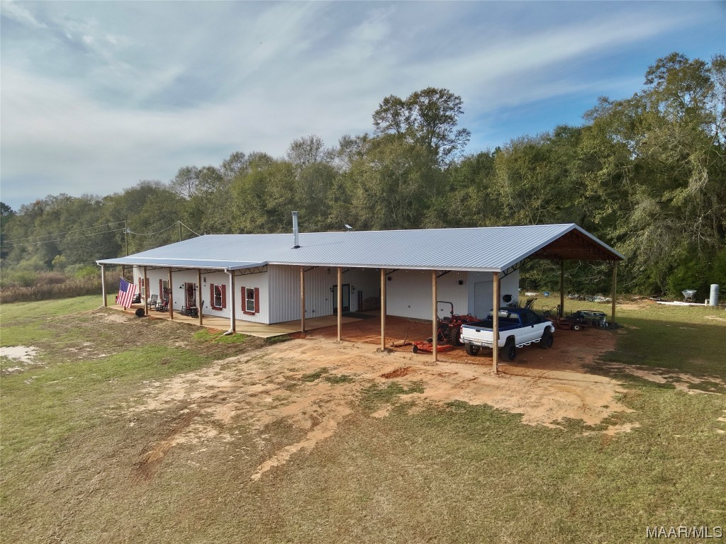 1112 Chestnutt Road
