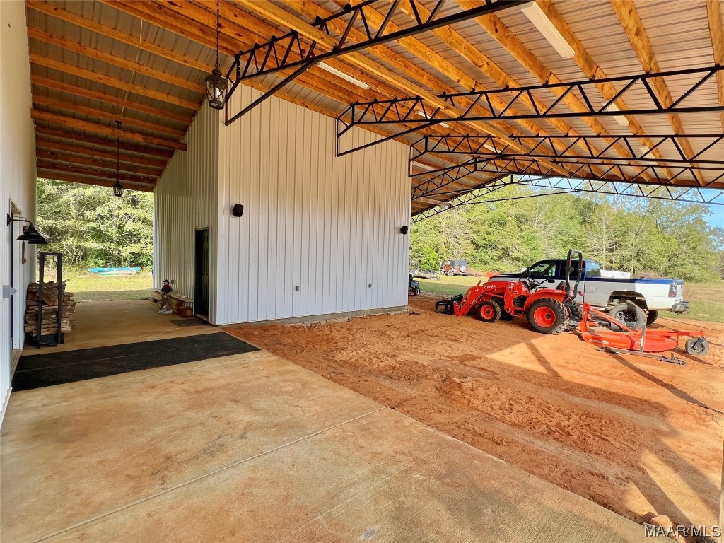 1112 Chestnutt Road