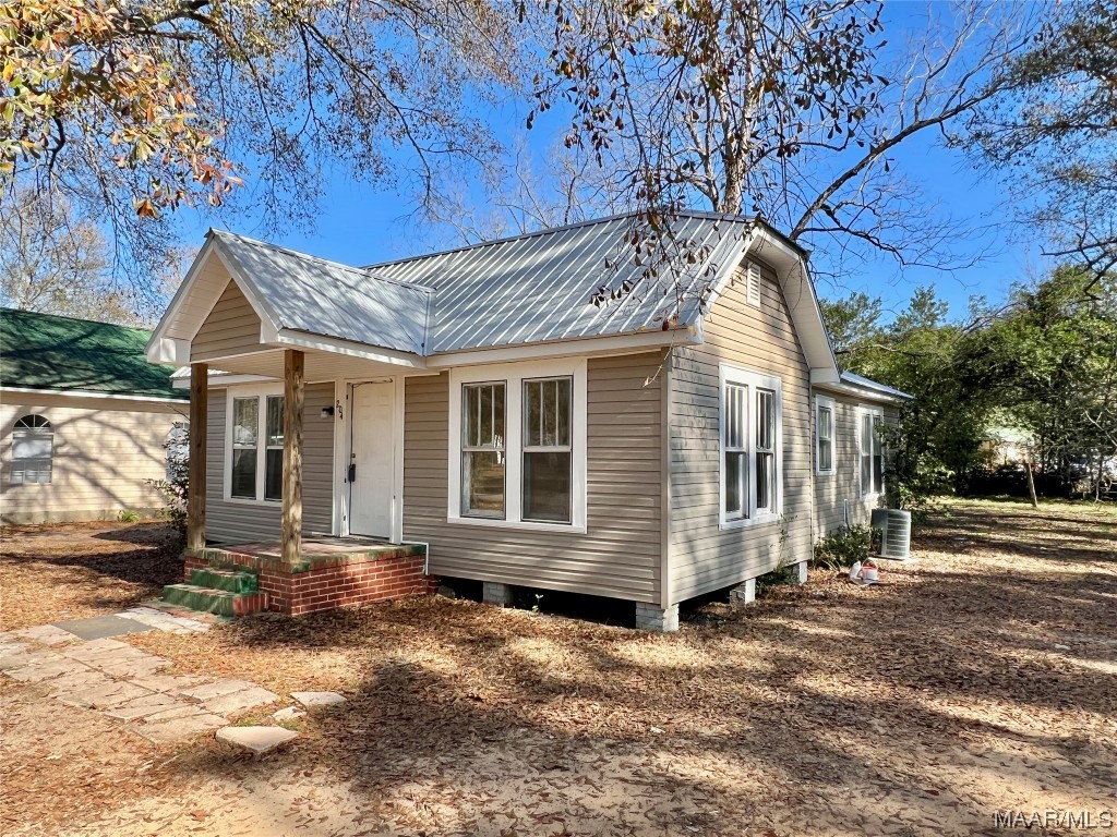 204 N Whitney Street