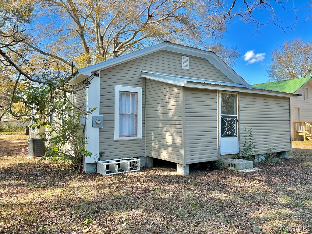 204 N Whitney Street