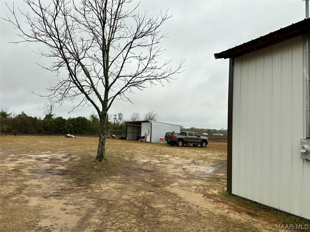 6583 E State Highway 52 .