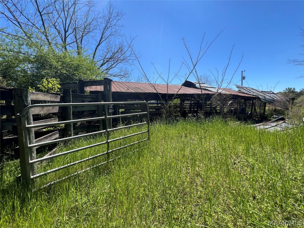 33.5 acres County Road 474 .