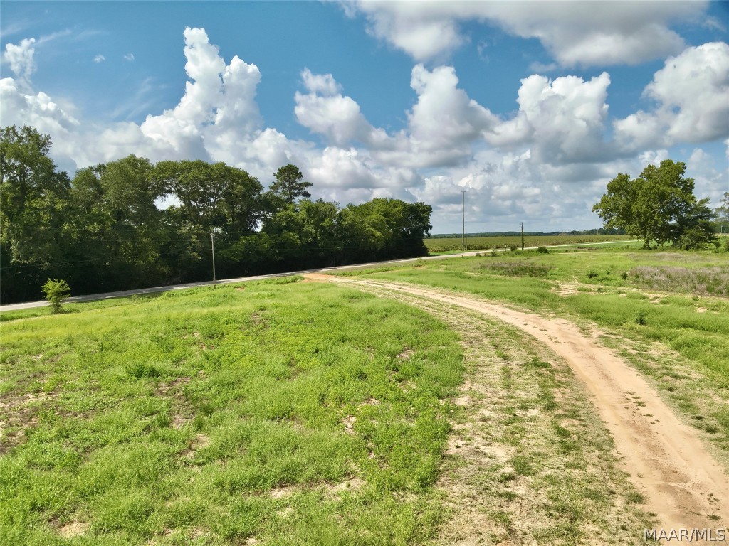 10907 County Road 41 .