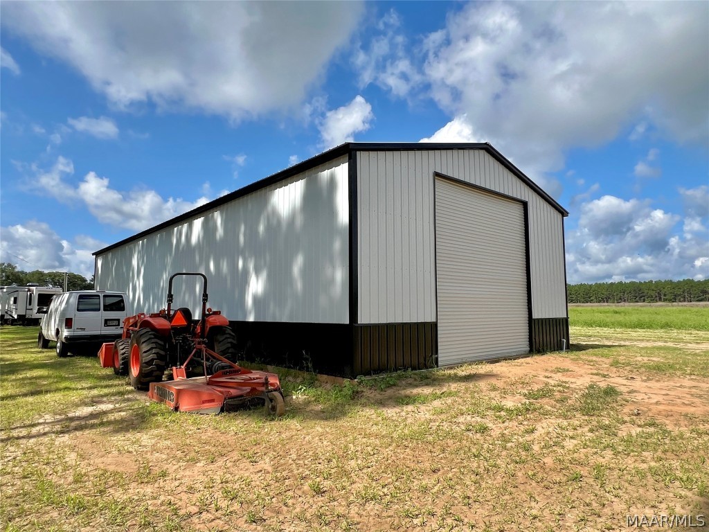 10907 County Road 41 .
