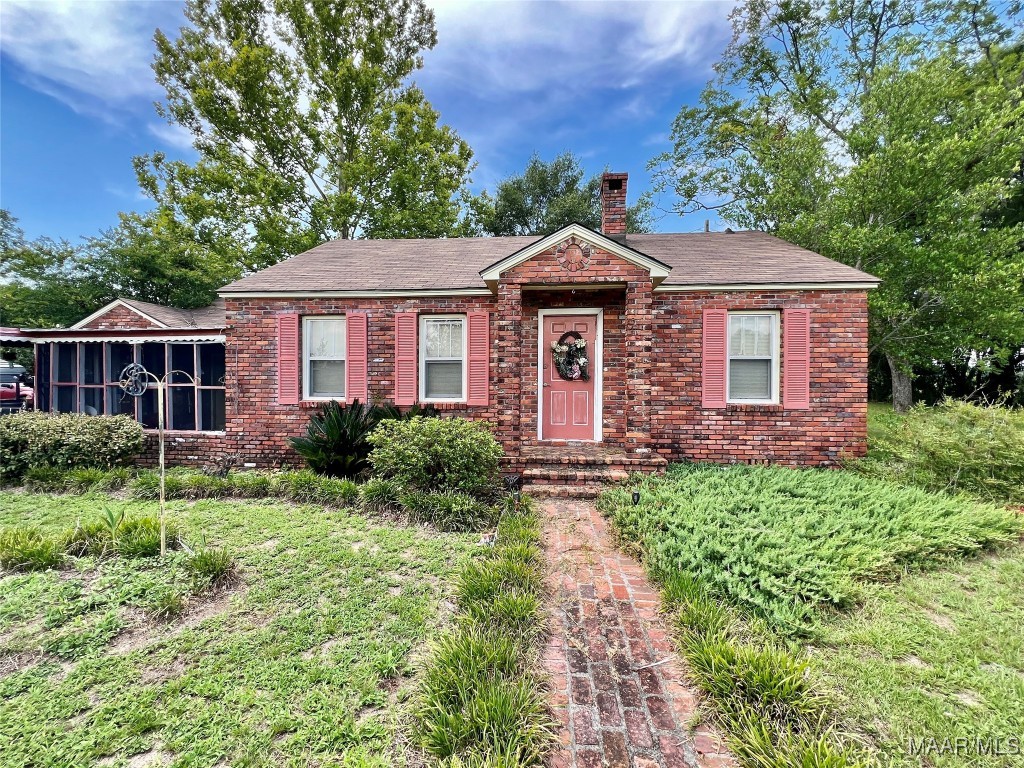 6537 E State Highway 52 .