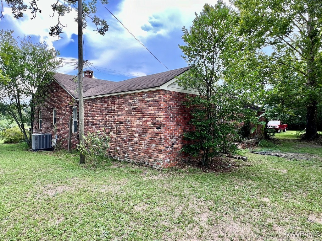 6537 E State Highway 52 .