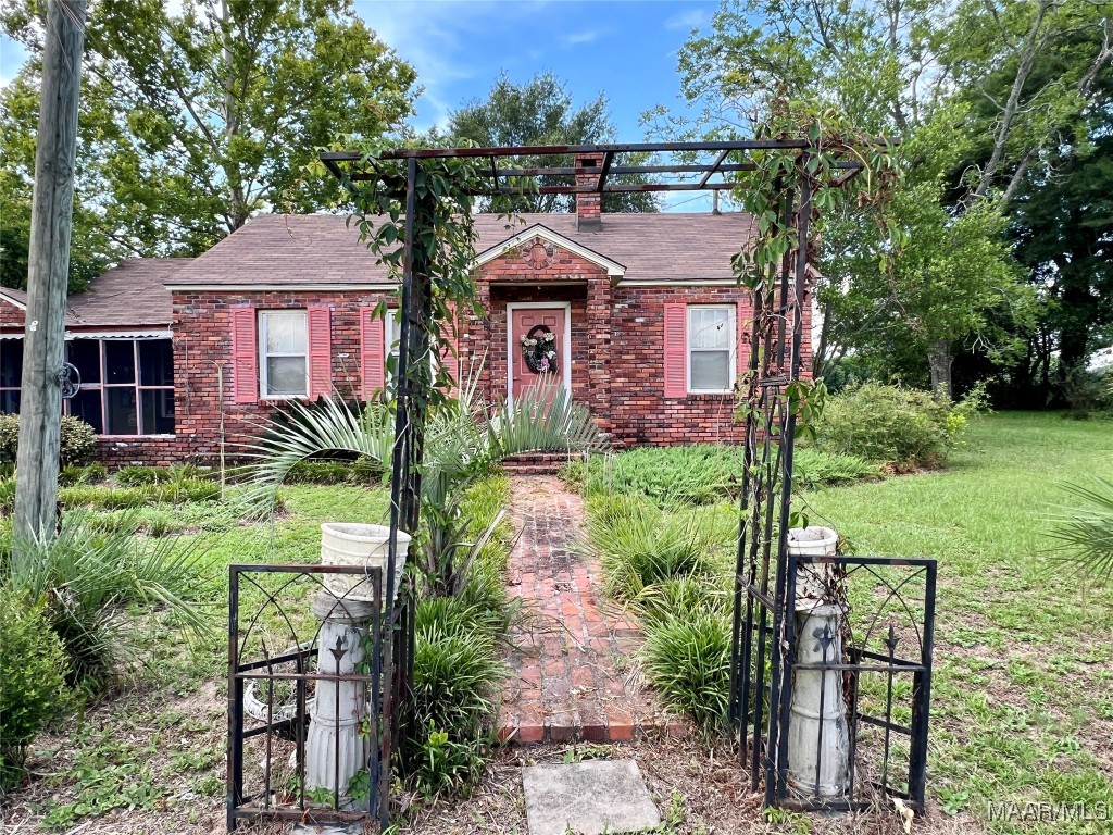 6537 E State Highway 52 .