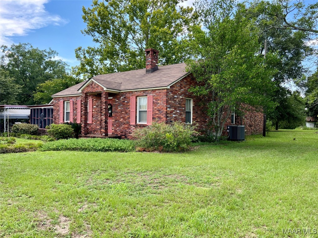 6537 E State Highway 52 .