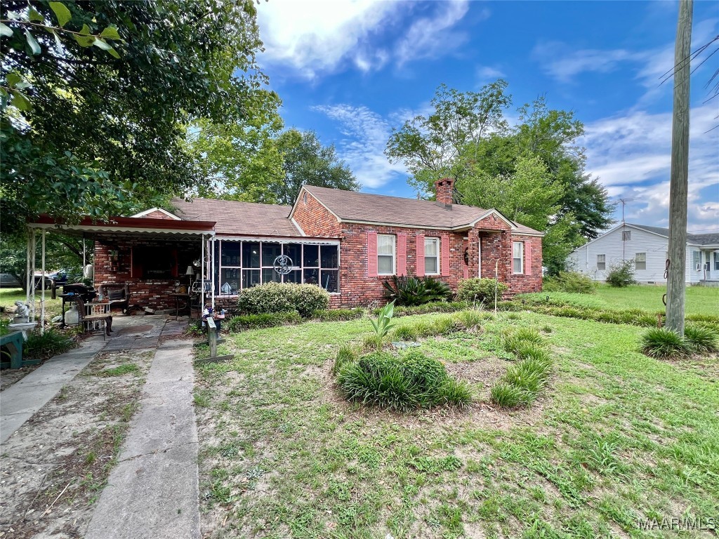 6537 E State Highway 52 .