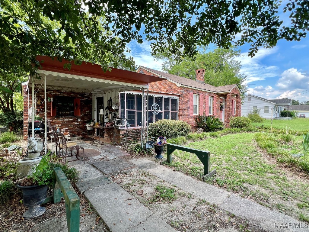 6537 E State Highway 52 .