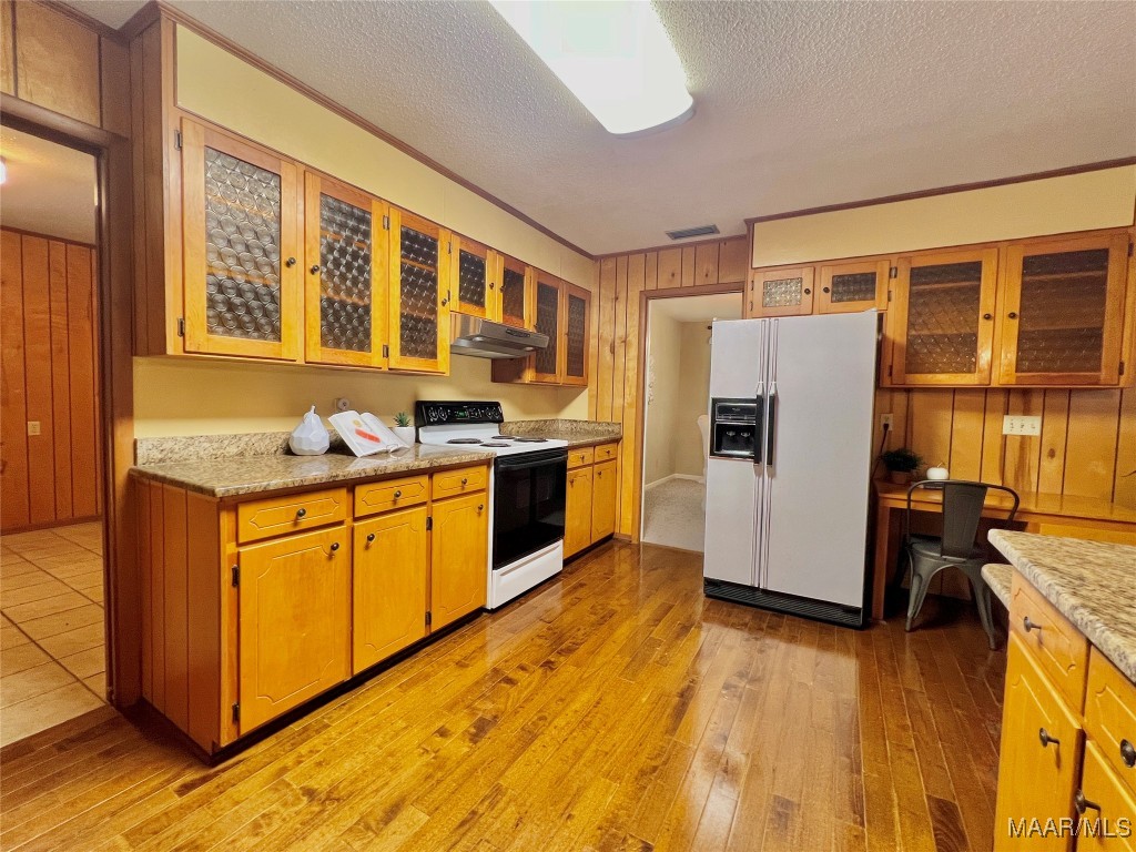 702 W Hemlock Avenue