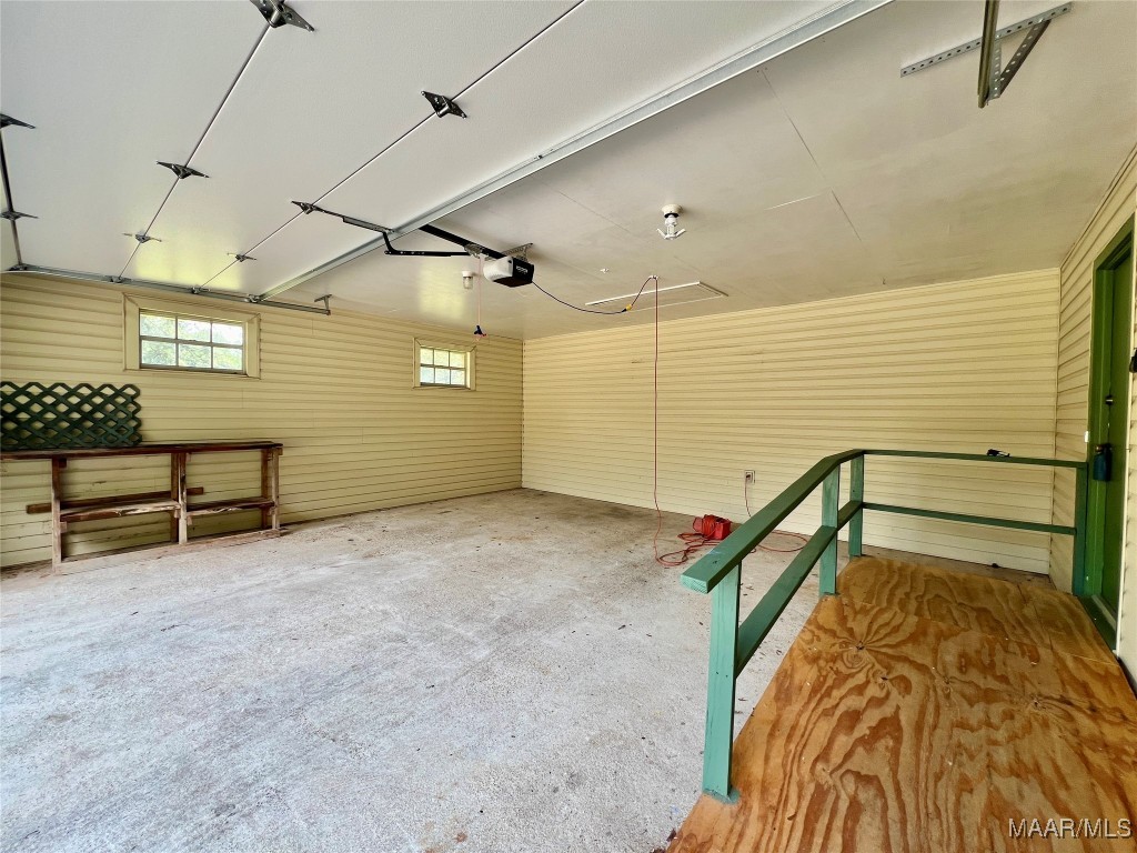 702 W Hemlock Avenue