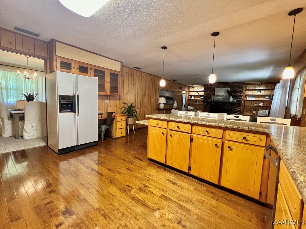 702 W Hemlock Avenue