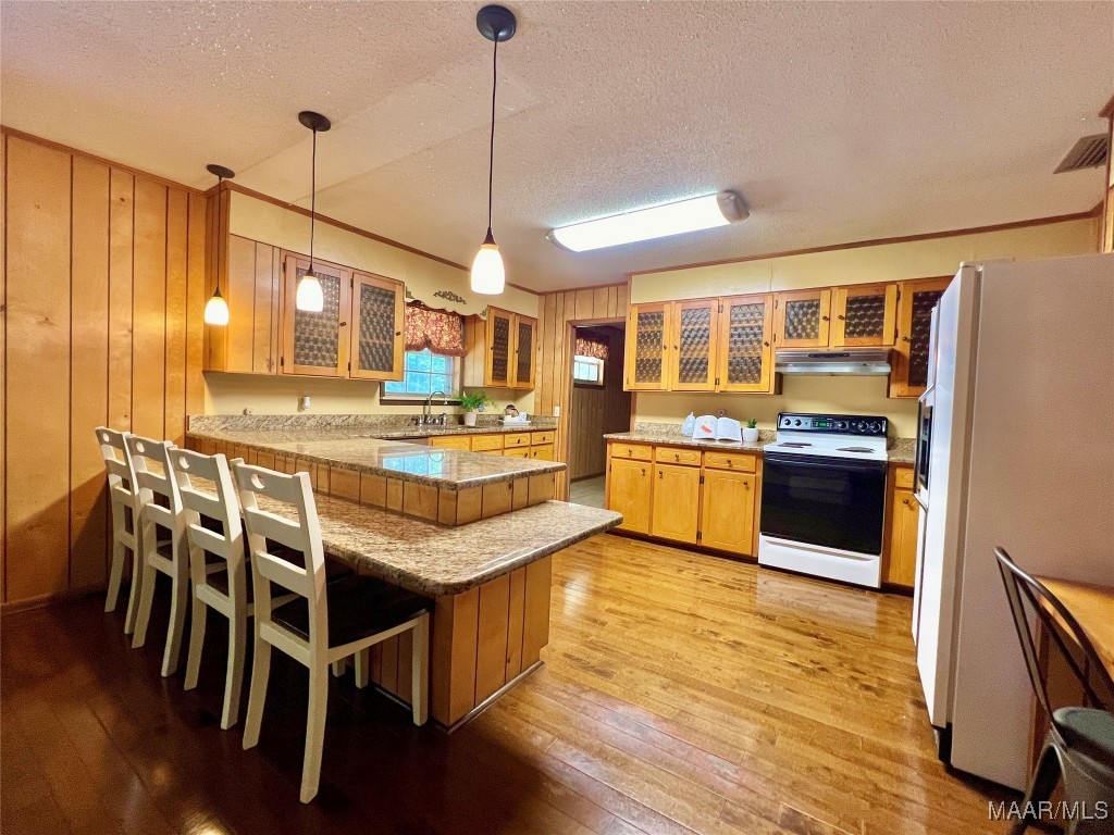 702 W Hemlock Avenue