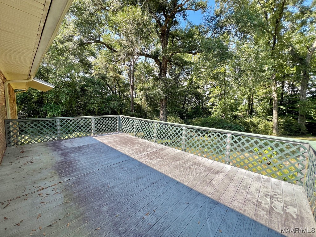 702 W Hemlock Avenue