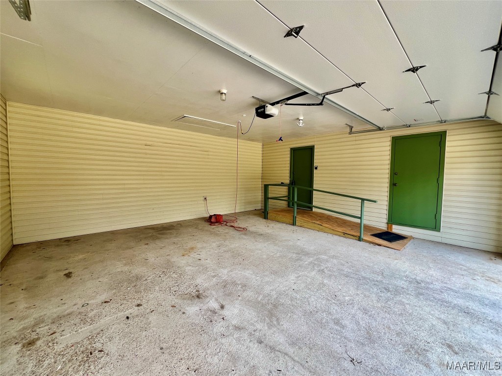 702 W Hemlock Avenue
