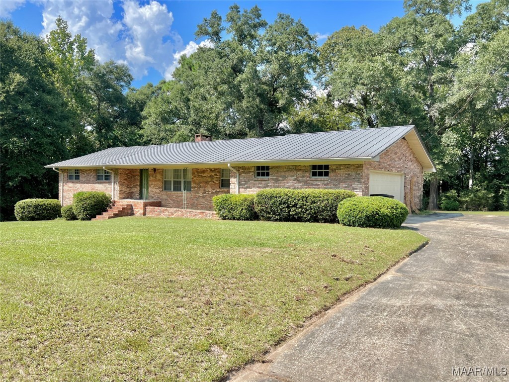 702 W Hemlock Avenue