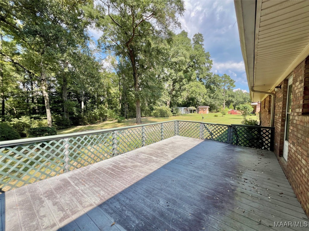 702 W Hemlock Avenue