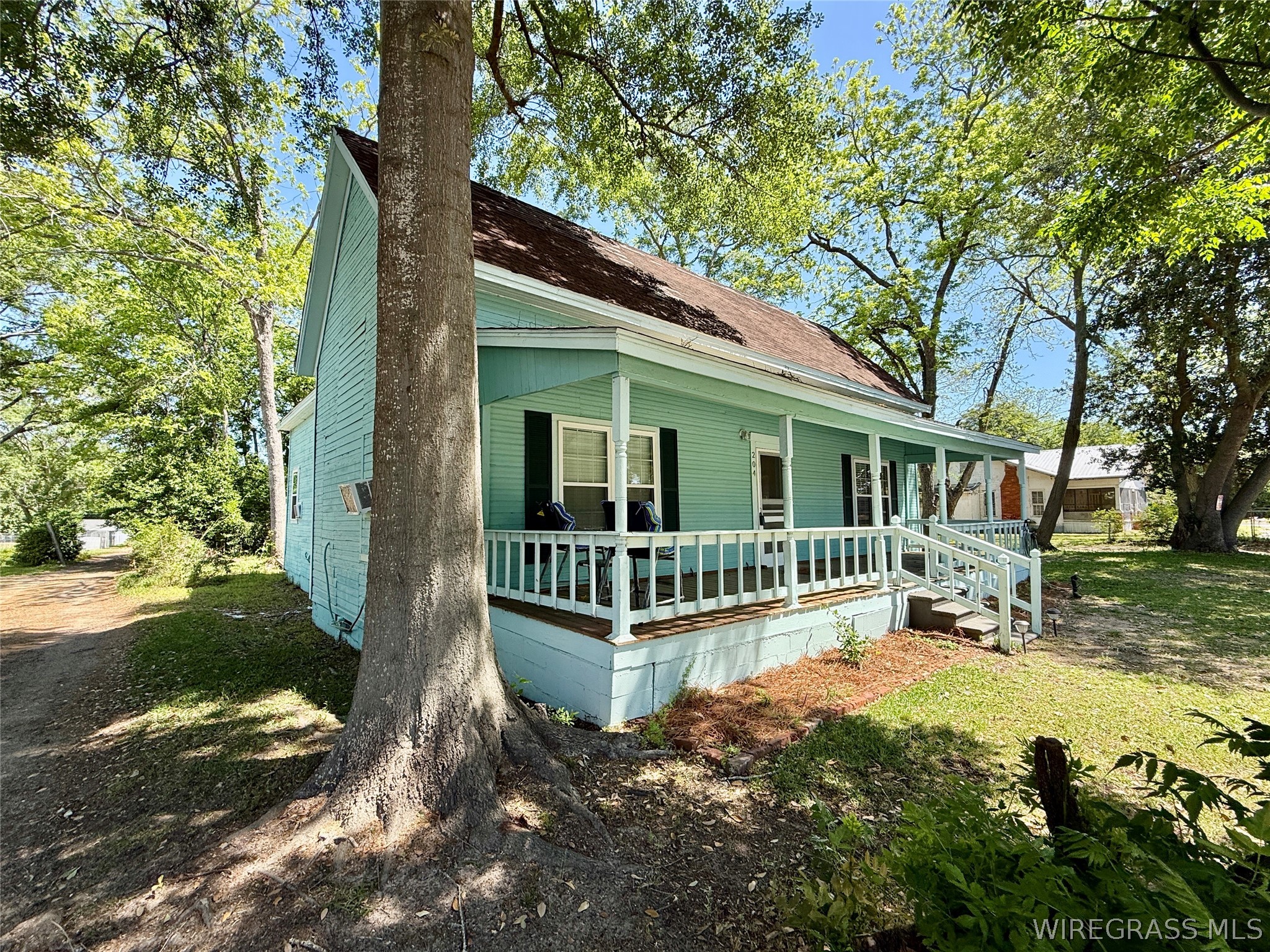 204 W Line Street