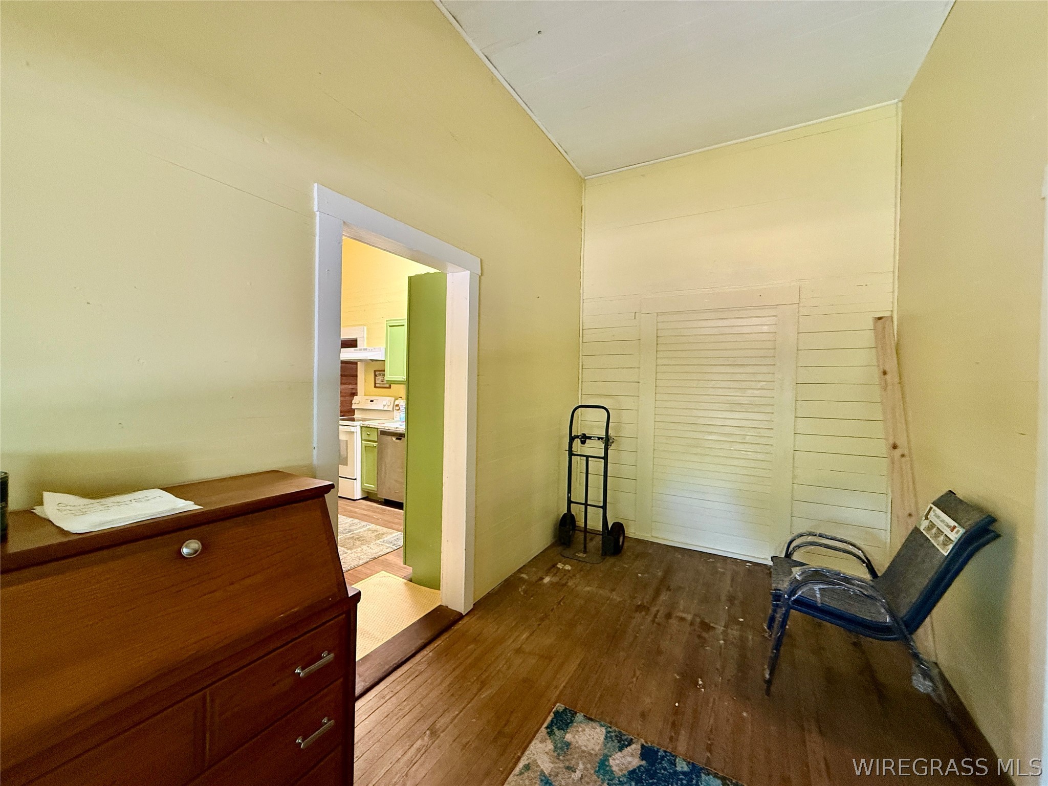 204 W Line Street