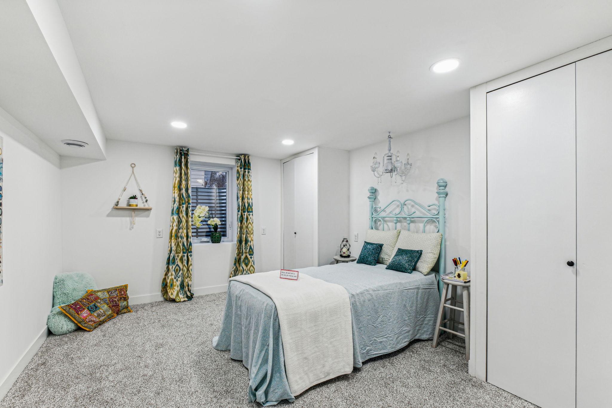 256 Territorial Road NE