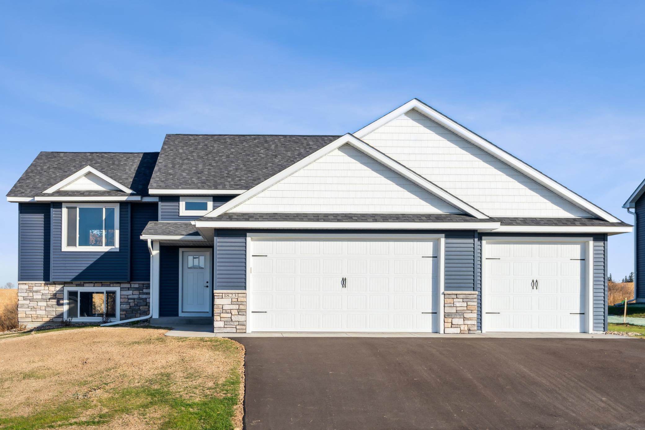 1823 Otter Way