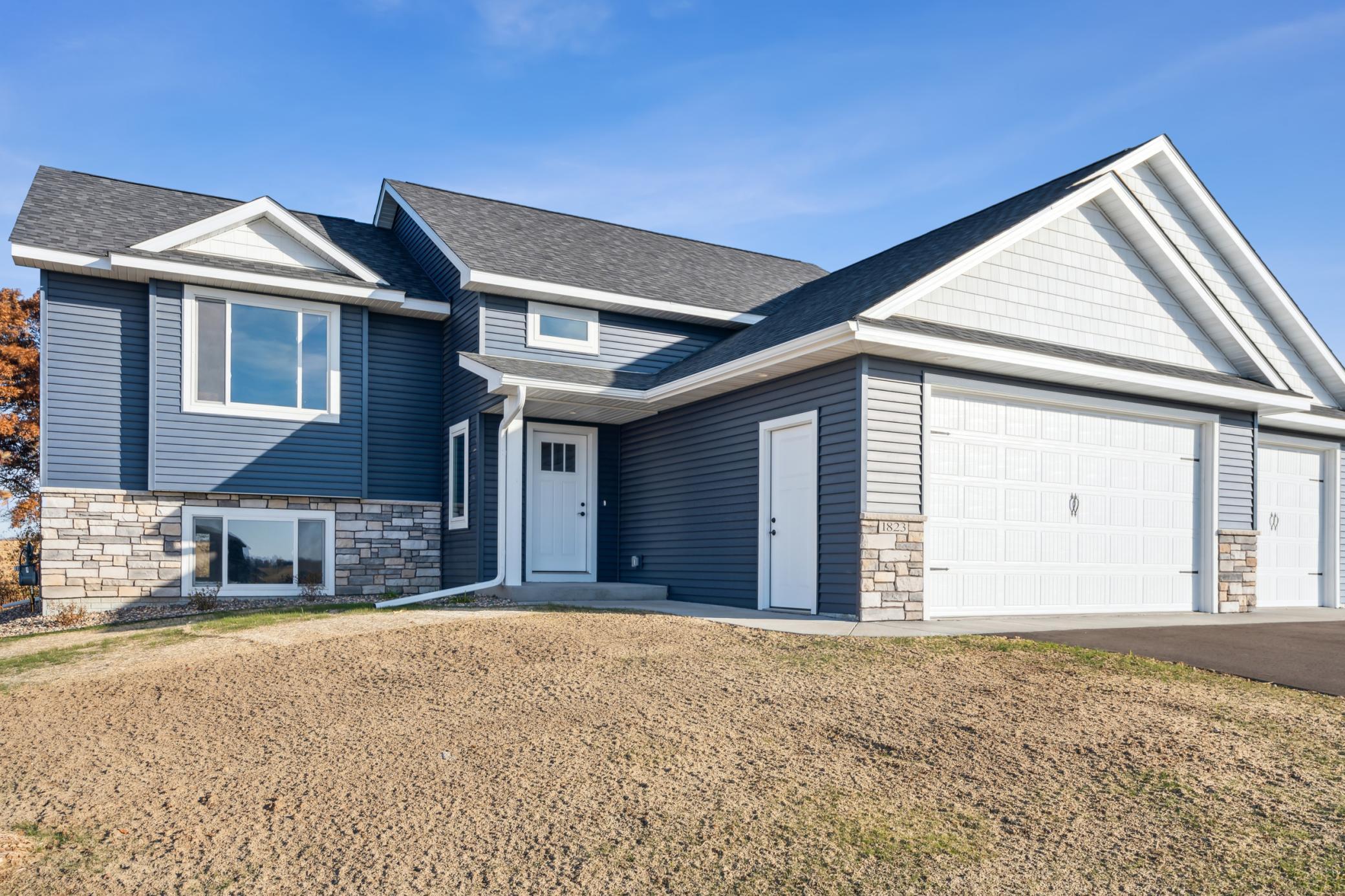 1823 Otter Way