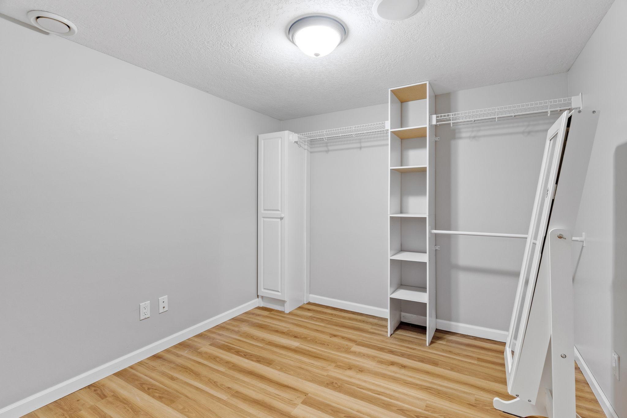 1371 Wellesley Avenue