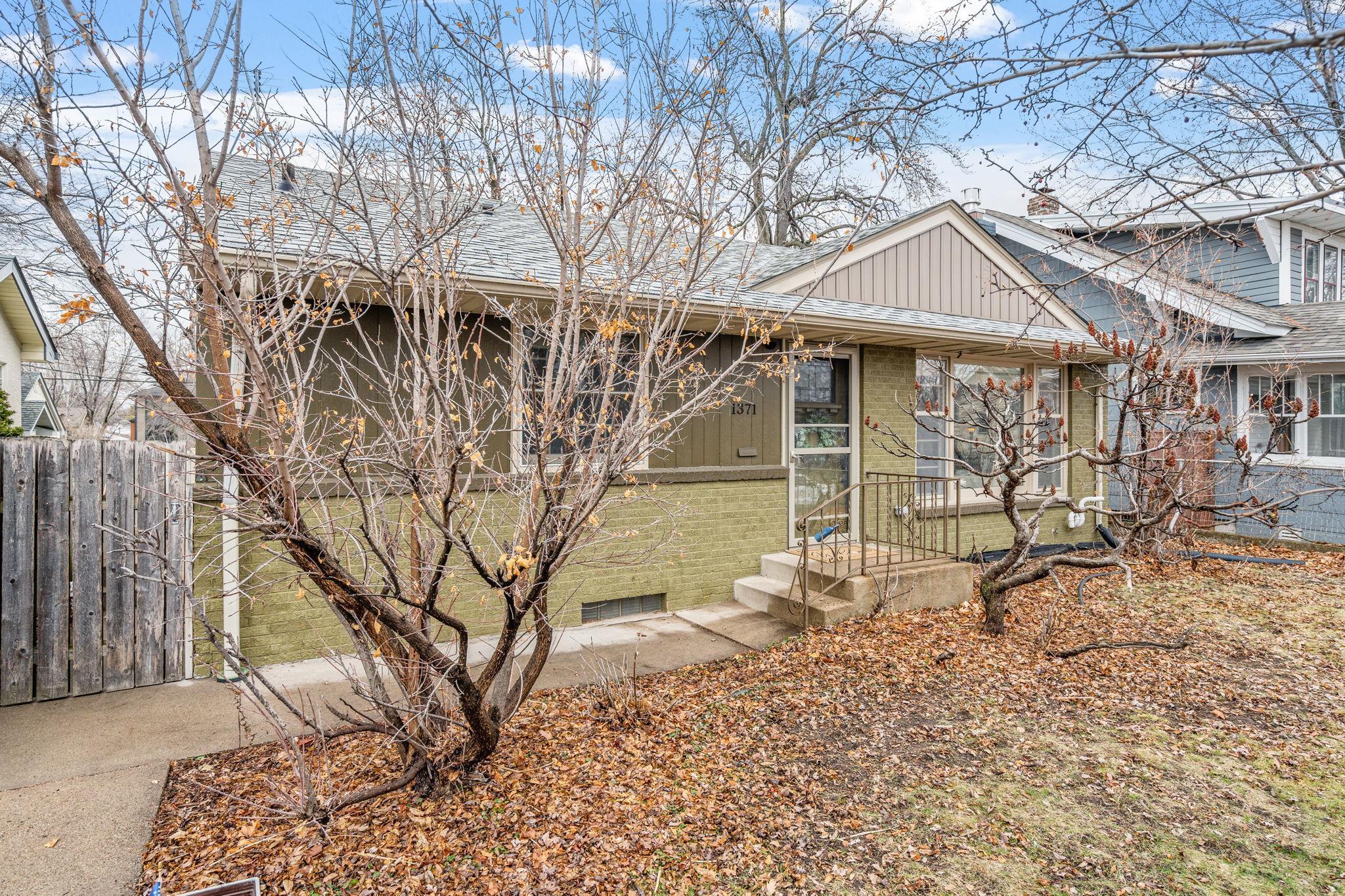 1371 Wellesley Avenue