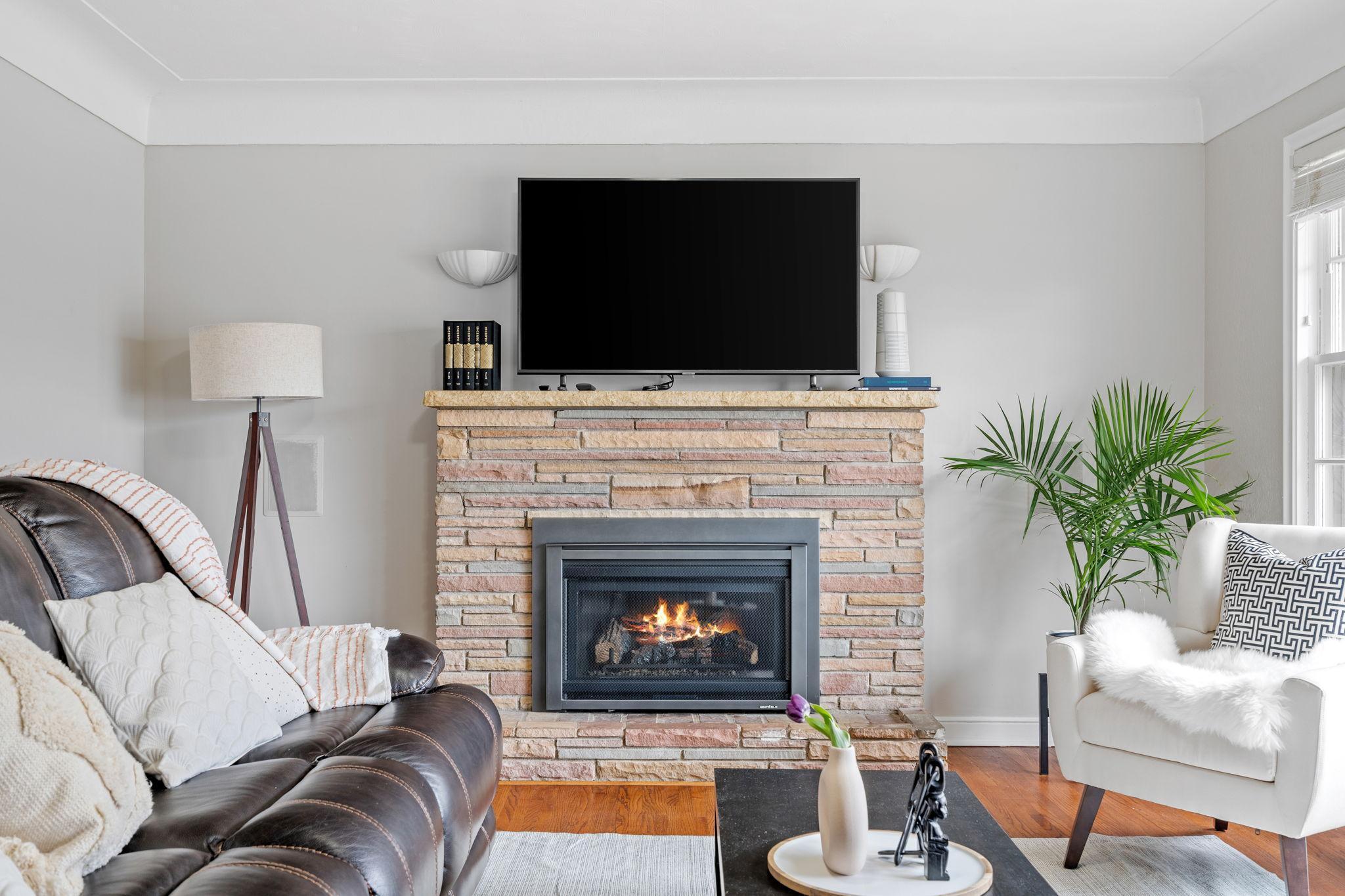 1371 Wellesley Avenue