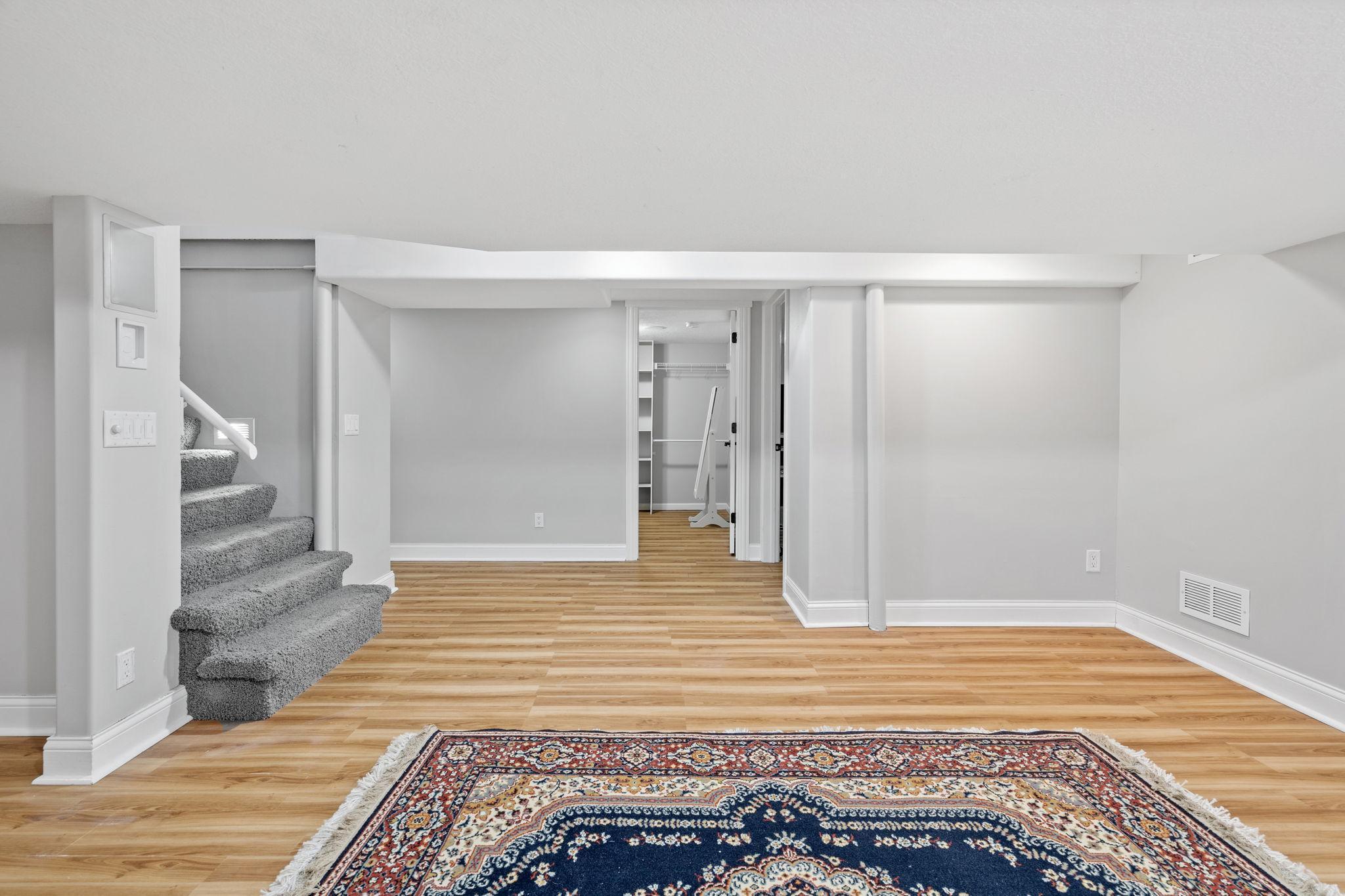 1371 Wellesley Avenue