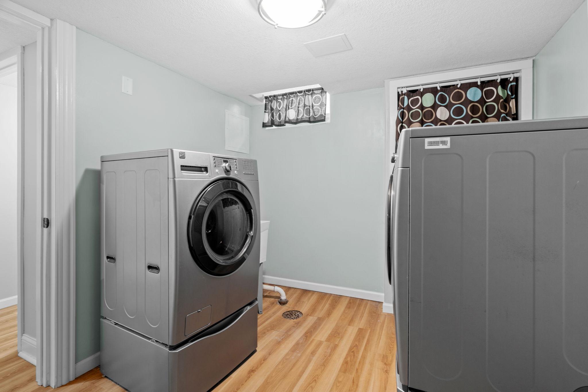 1371 Wellesley Avenue