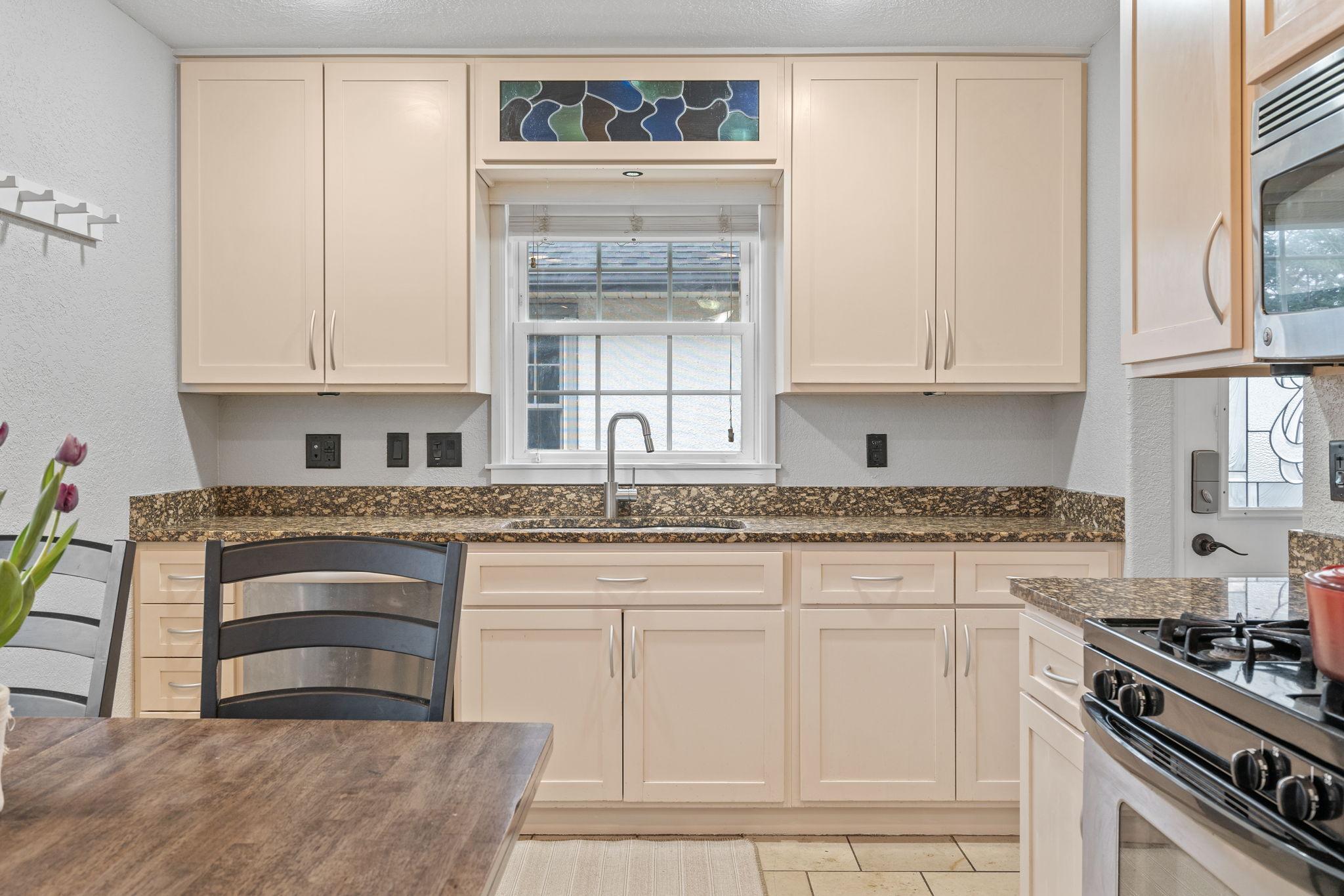 1371 Wellesley Avenue