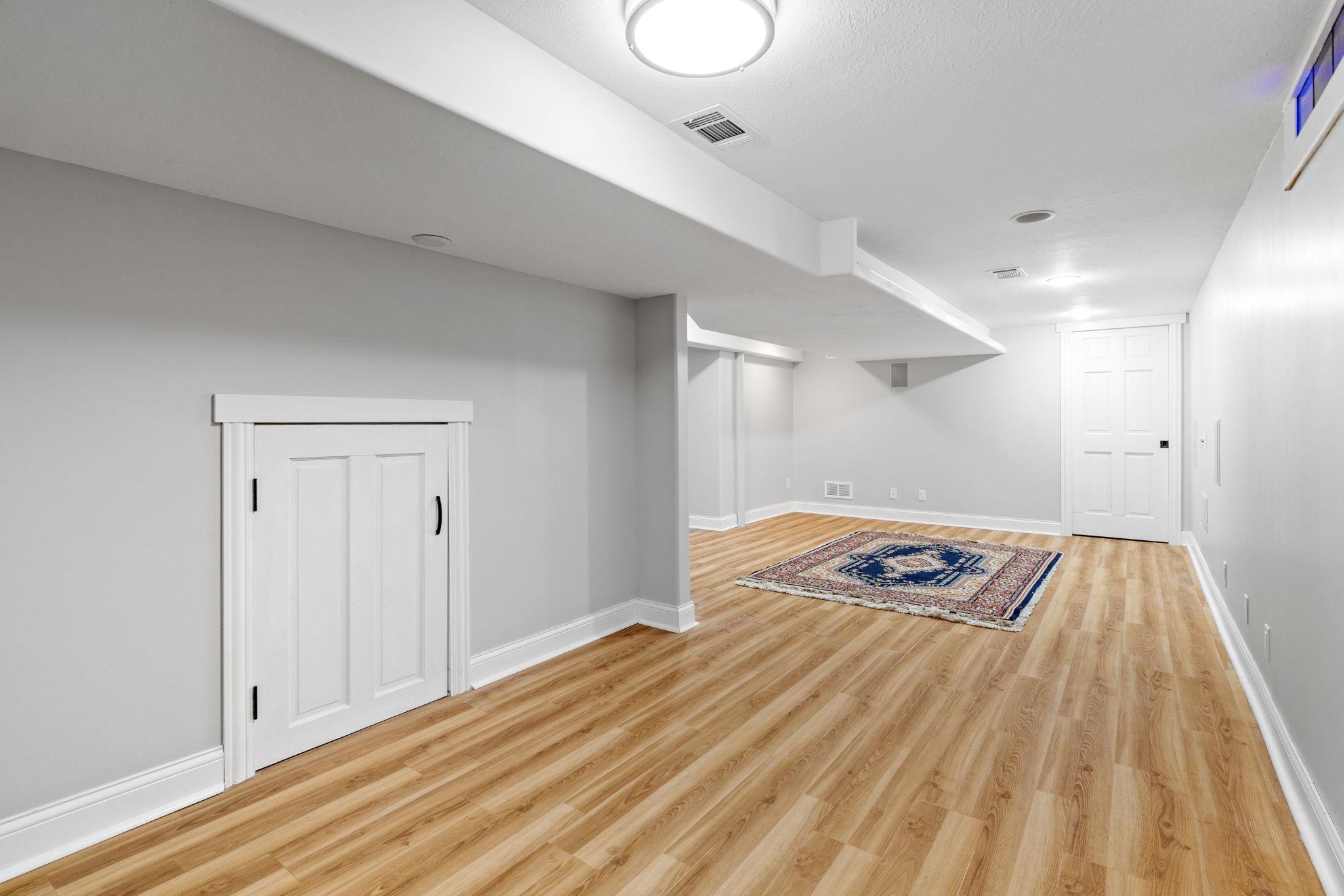 1371 Wellesley Avenue