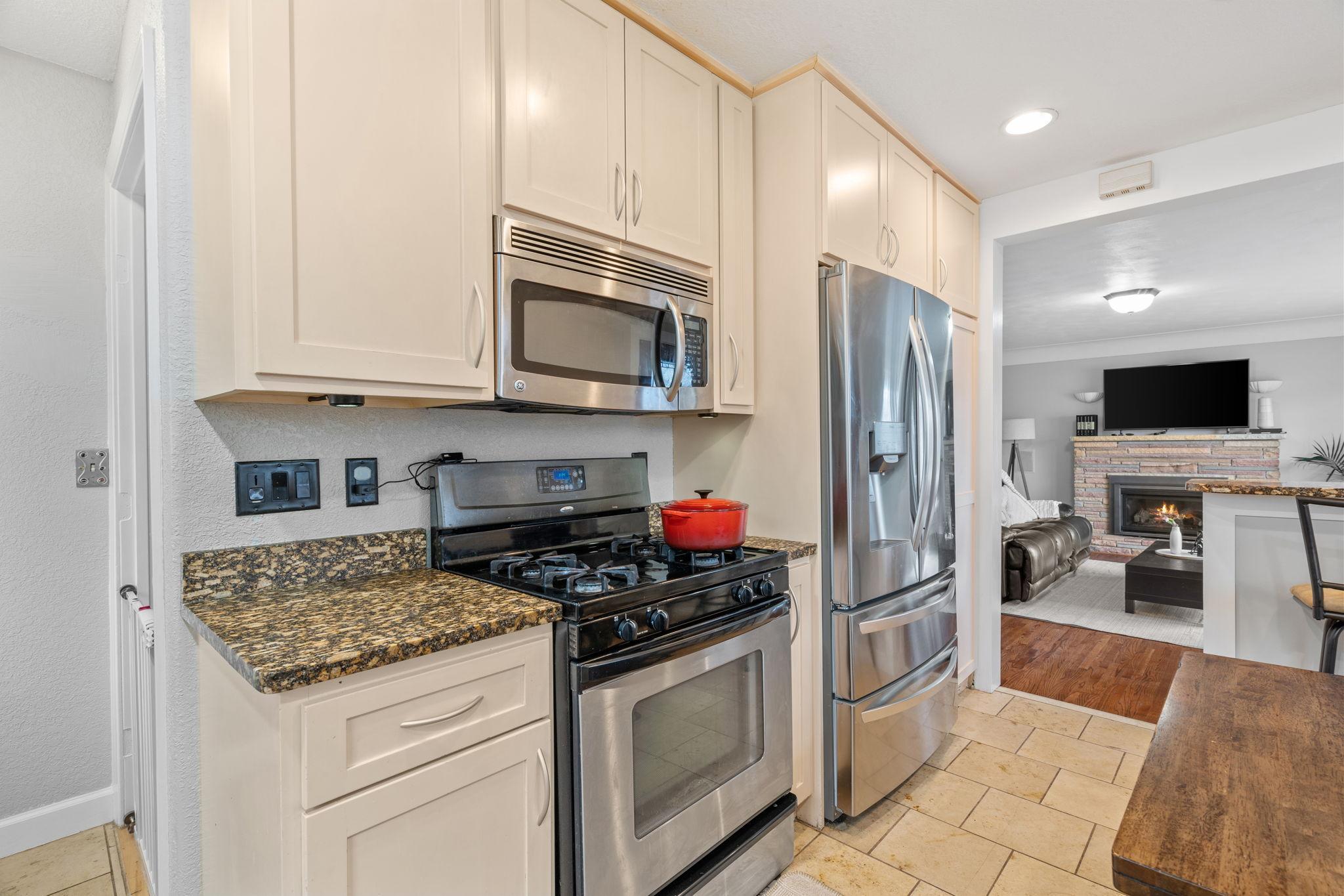 1371 Wellesley Avenue