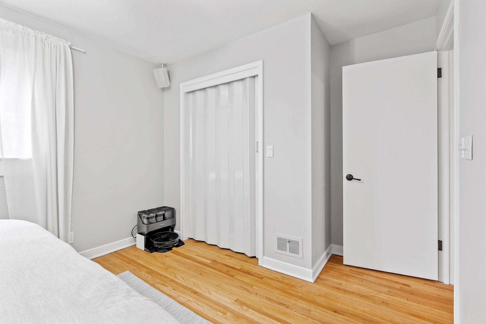 1371 Wellesley Avenue