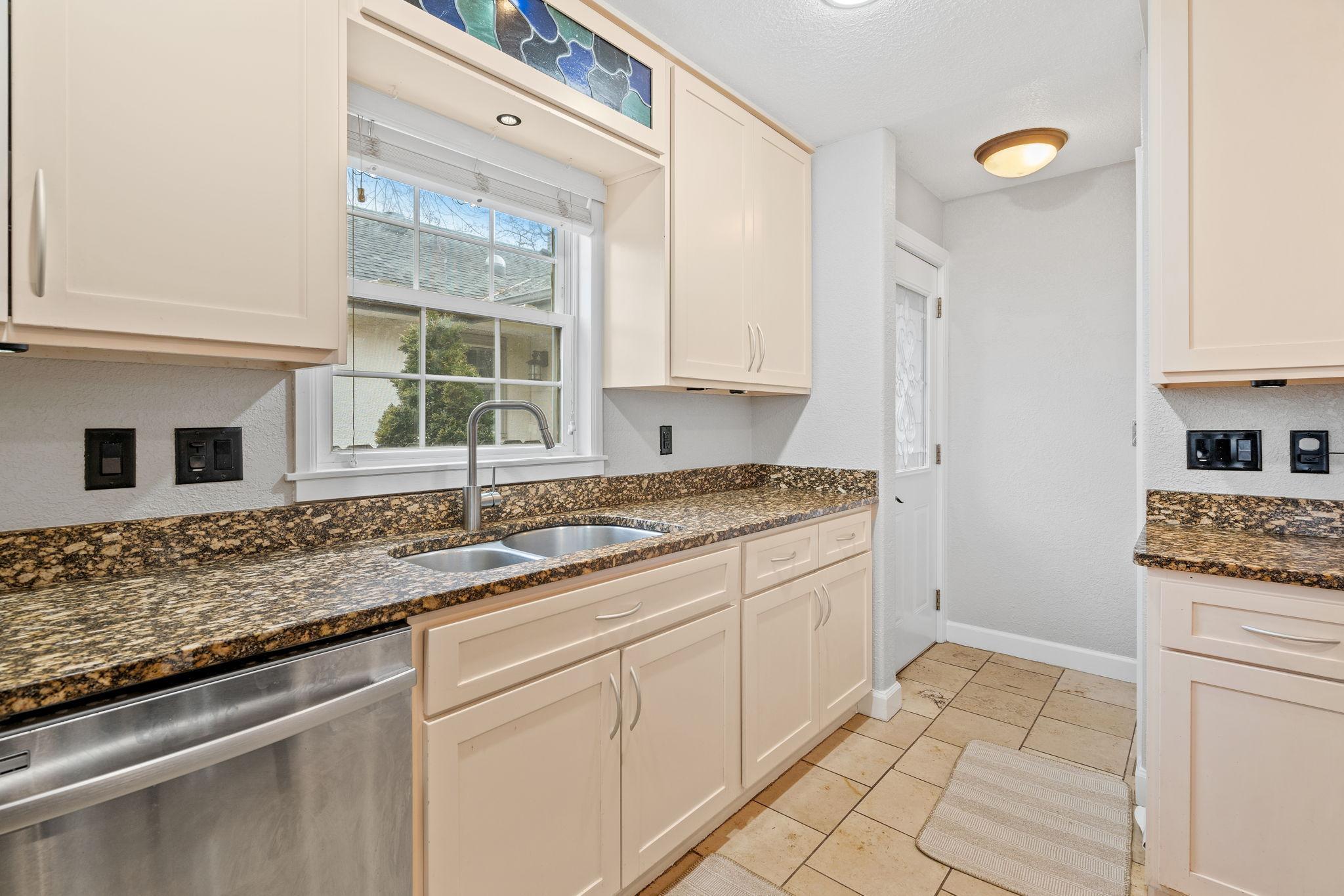 1371 Wellesley Avenue