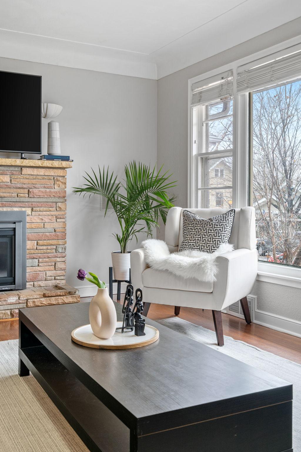 1371 Wellesley Avenue