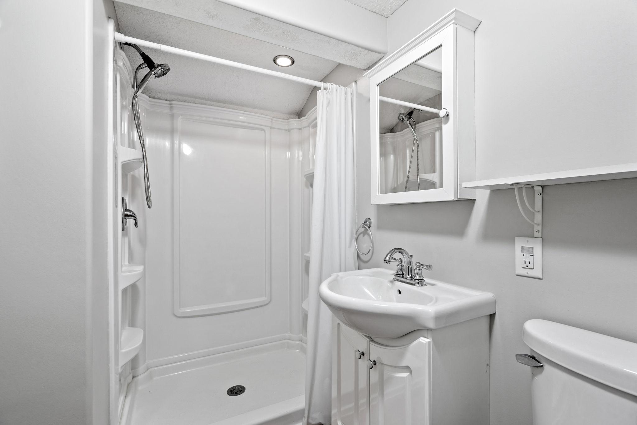 1371 Wellesley Avenue