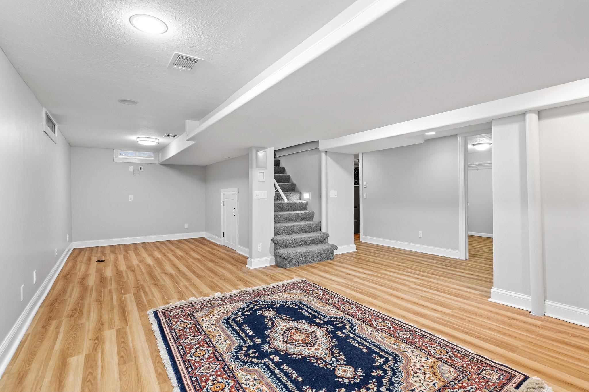 1371 Wellesley Avenue