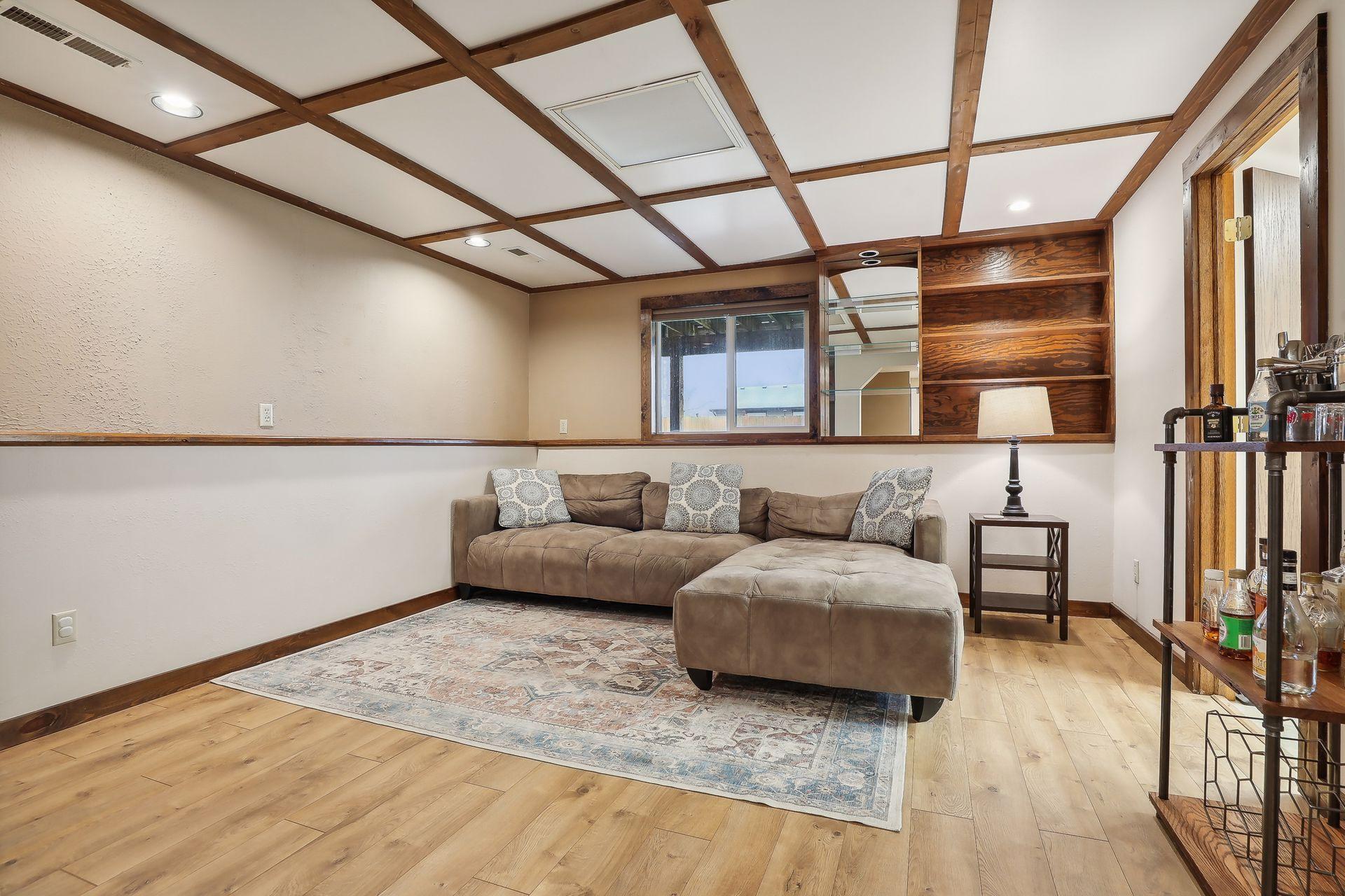 9404 Wellington Lane N