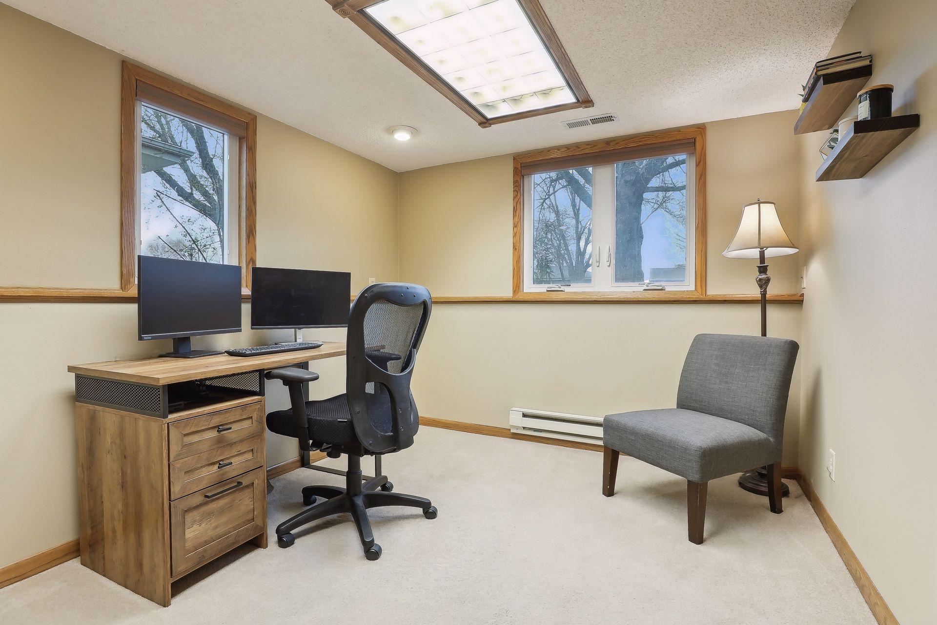 9404 Wellington Lane N