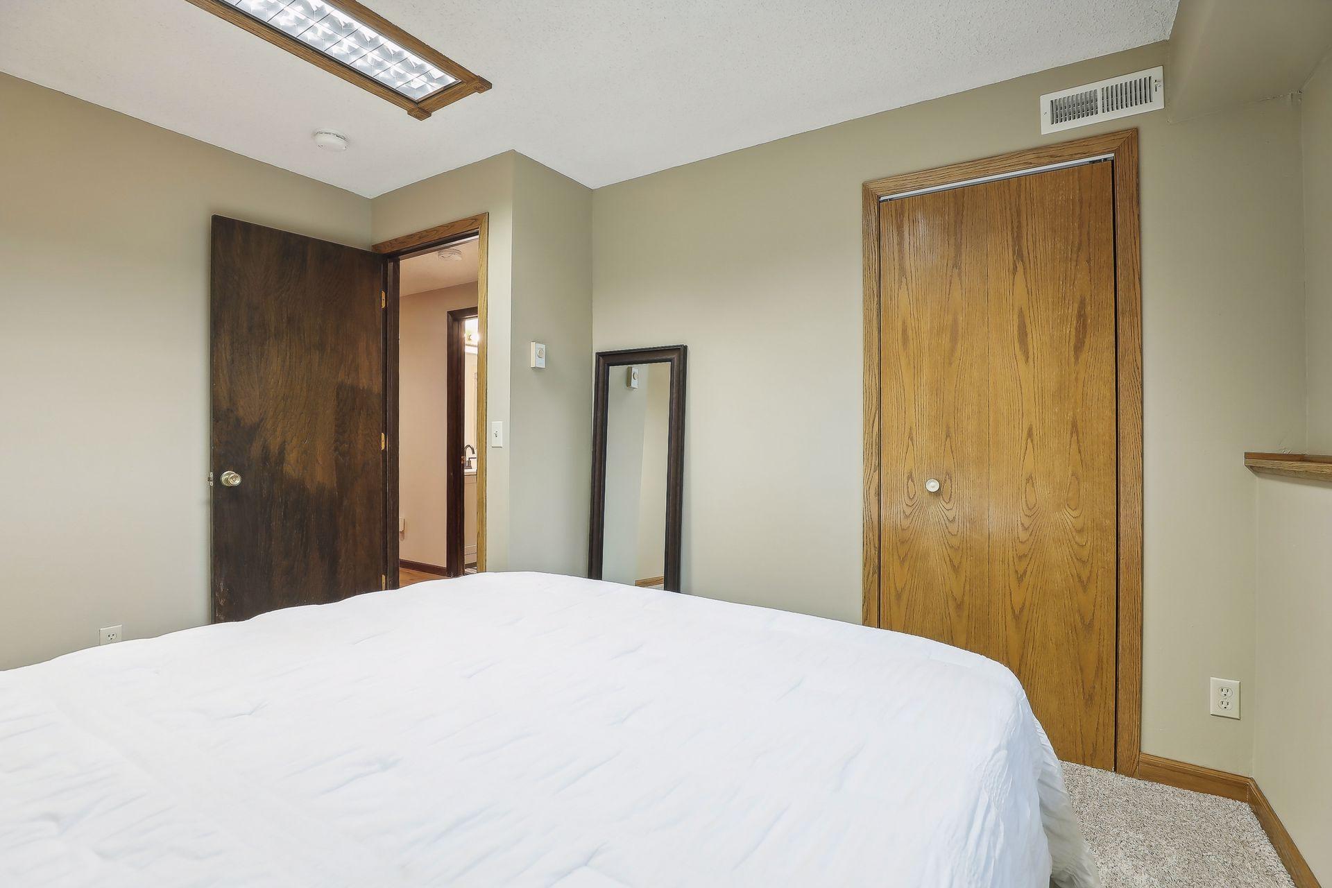 9404 Wellington Lane N